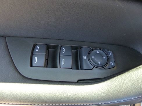 Used 2025 Chevrolet Blazer LT FWD image 19