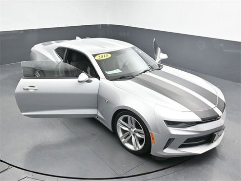 Used 2018 Chevrolet Camaro LT w/ RS Package image 35