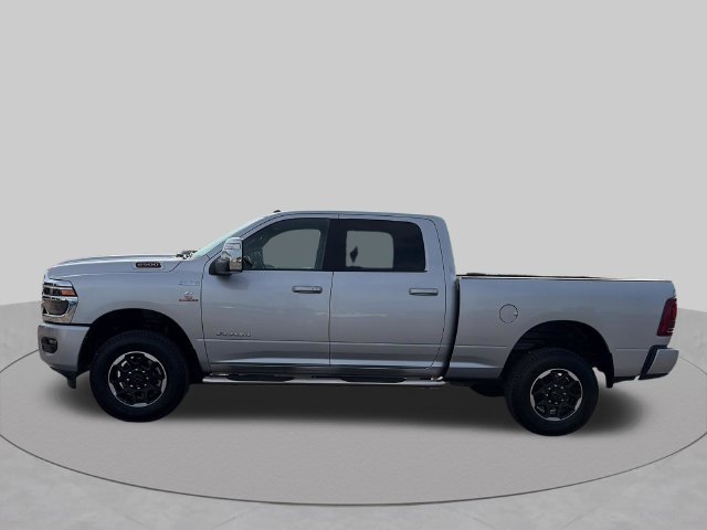 Used 2026 RAM 2500 Laramie AWD/4WD image 2
