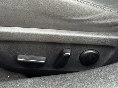 Used 2024 MAZDA MAZDA3 s image 28