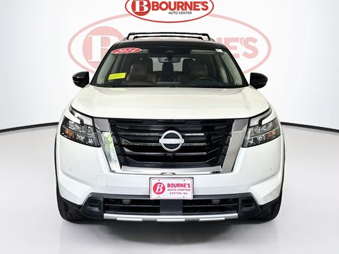 Used 2024 Nissan Pathfinder Platinum AWD/4WD image 6