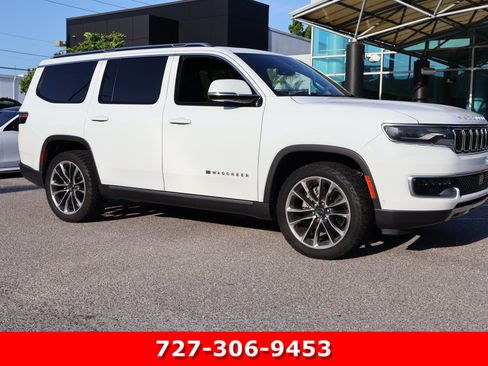 Used 2022 Jeep Wagoneer Series III w/ Premium Group I AWD/4WD image 11