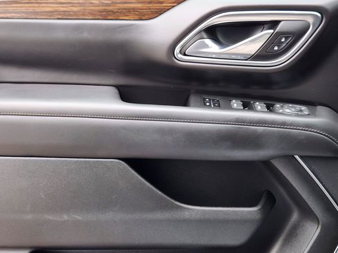 Used 2023 Chevrolet Suburban High Country image 24