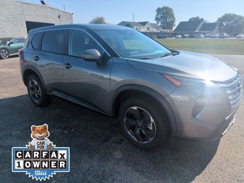 Used 2024 Nissan Rogue SV image 8