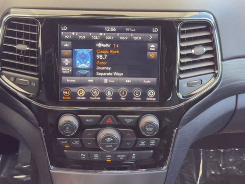 Used 2021 Jeep Grand Cherokee Laredo X AWD/4WD image 20