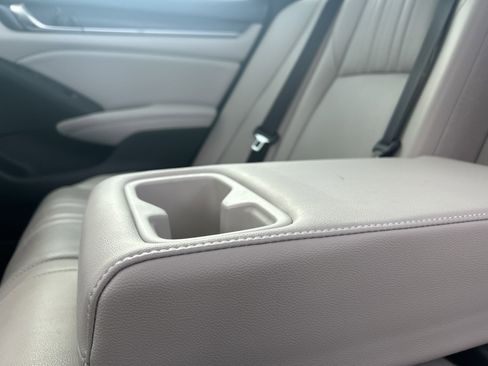 Used 2022 Honda Accord Touring image 27
