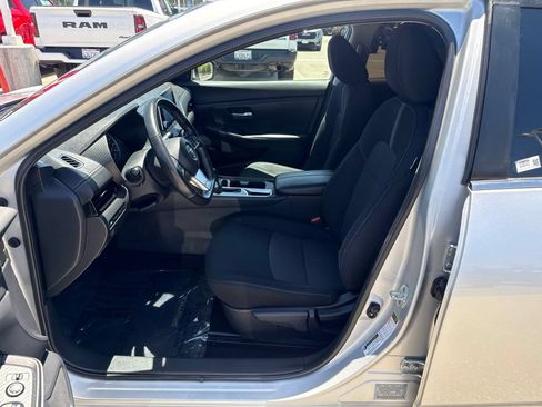 Used 2022 Nissan Sentra SV FWD image 23