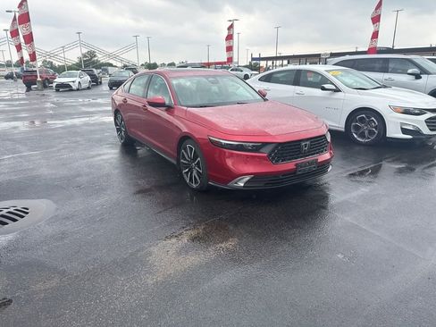 Used 2024 Honda Accord Touring image 2