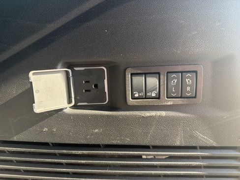 Used 2025 Chevrolet Tahoe RST w/ RST Capability Package AWD/4WD image 30