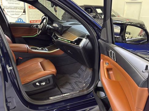Used 2024 BMW X5 M60i AWD/4WD image 17