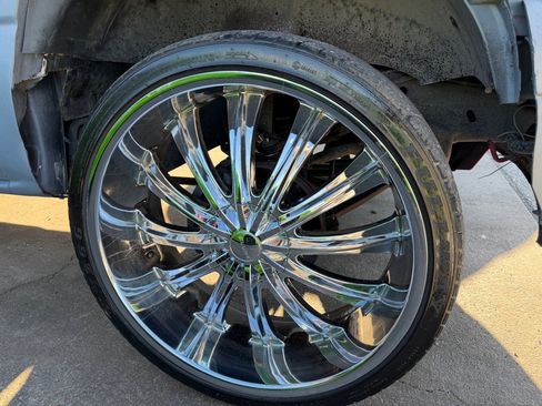 Used 2001 Chevrolet Tahoe LS w/ LS Preferred Equipment Group image 16