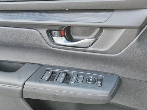 Used 2025 Honda CR-V LX image 31