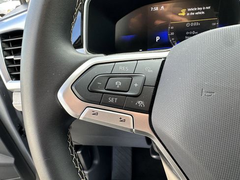 Used 2025 Volkswagen Taos SE image 23