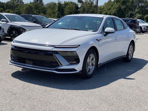 New 2025 Hyundai Sonata SE image 3