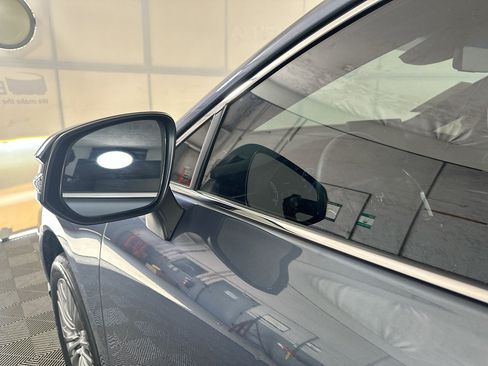 Used 2023 Toyota Venza XLE AWD/4WD image 10