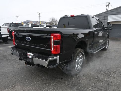 Used 2023 Ford F350 Lariat w/ Chrome Package image 9