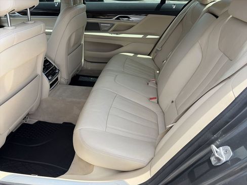 Used 2018 BMW 740i RWD image 35