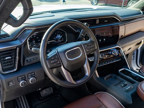 Used 2025 GMC Sierra 2500 Denali Ultimate w/ Max Trailering Package image 16