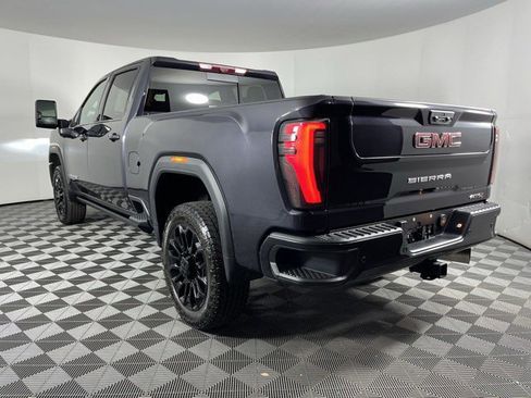 Used 2025 GMC Sierra 2500 AT4 w/ AT4 Premium Plus Package AWD/4WD image 6
