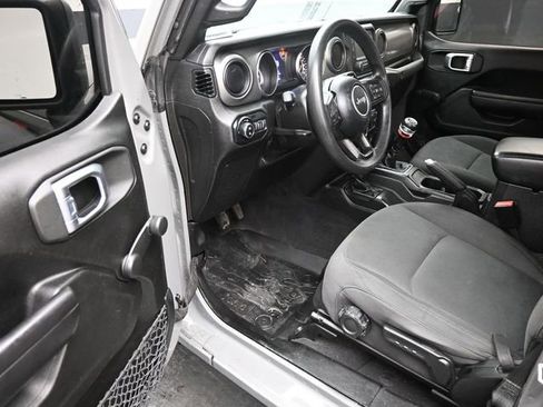 Used 2021 Jeep Gladiator Sport image 14