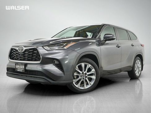 Used 2023 Toyota Highlander Limited AWD/4WD image 1