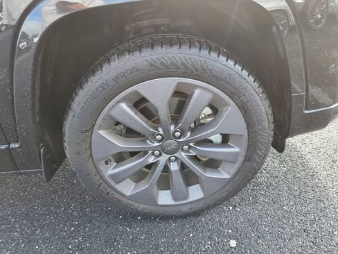 Used 2021 Jeep Cherokee High Altitude AWD/4WD image 29