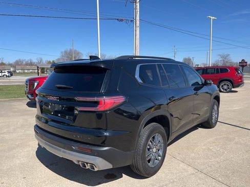 Used 2025 GMC Acadia Elevation image 5