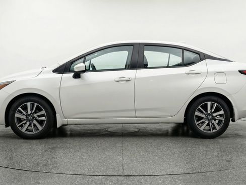 Used 2025 Nissan Versa SV FWD image 5