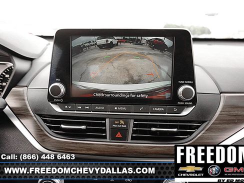 Used 2024 Nissan Altima 2.5 SV FWD image 5