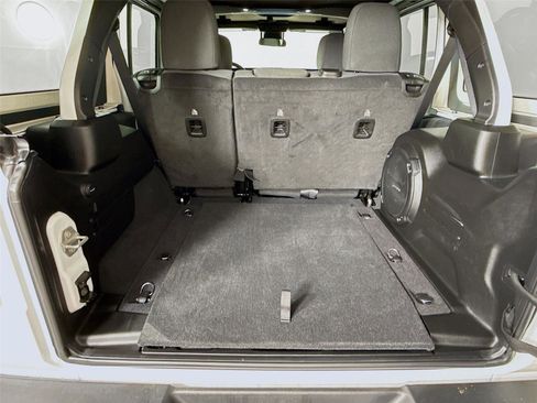 Used 2024 Jeep Wrangler Sport S image 16