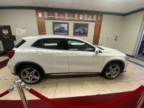 Used 2017 Mercedes-Benz GLA 250 4MATIC w/ Premium Package image 8