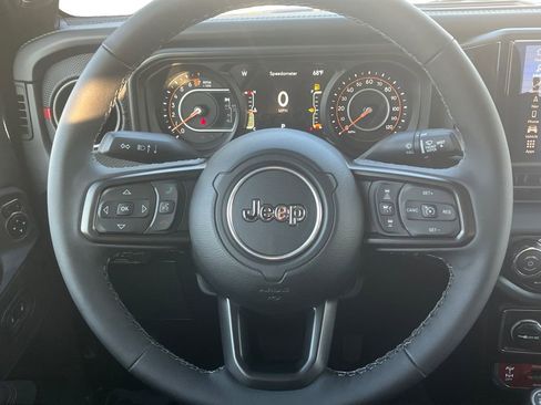 New 2025 Jeep Gladiator Rubicon AWD/4WD image 21