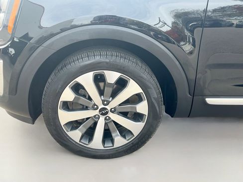 Used 2022 Kia Telluride EX w/ EX Premium Package FWD image 32