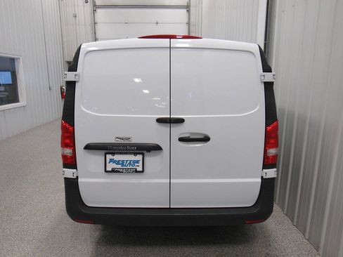 Used 2022 Mercedes-Benz Metris image 12