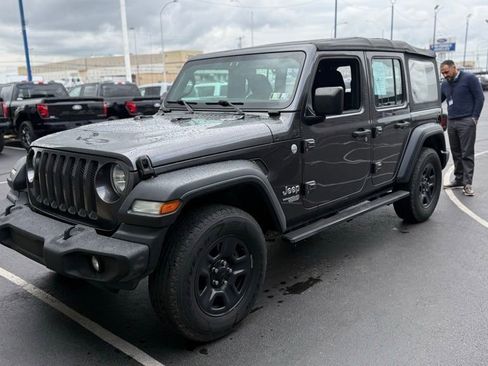 Used 2018 Jeep Wrangler Unlimited Sport AWD/4WD image 6