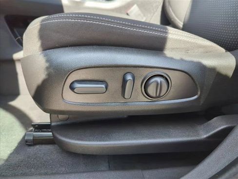 Used 2024 GMC Terrain SLE w/ Driver Convenience Package AWD/4WD image 14