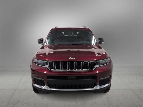 Used 2025 Jeep Grand Cherokee L Limited image 3