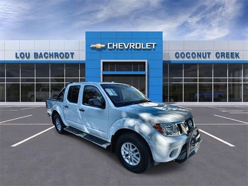 Used 2017 Nissan Frontier SV image 1