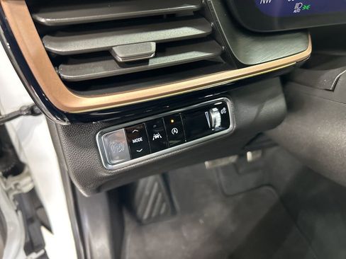 Used 2024 Buick Envision Sport Touring image 11