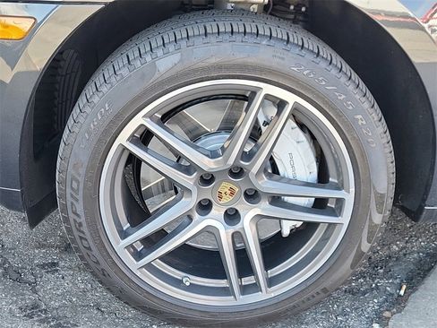 Used 2020 Porsche Macan Turbo image 20