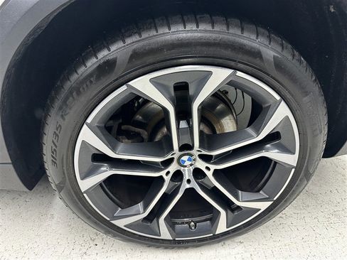 Used 2021 BMW X5 xDrive40i w/ Premium Package image 17