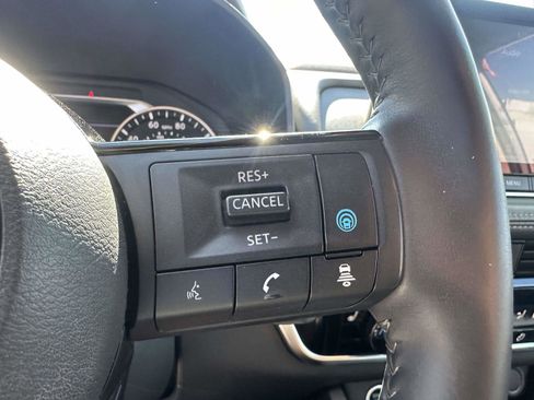 Used 2021 Nissan Rogue SV w/ Premium Package image 29