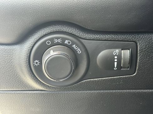 Used 2025 Dodge Durango GT image 22