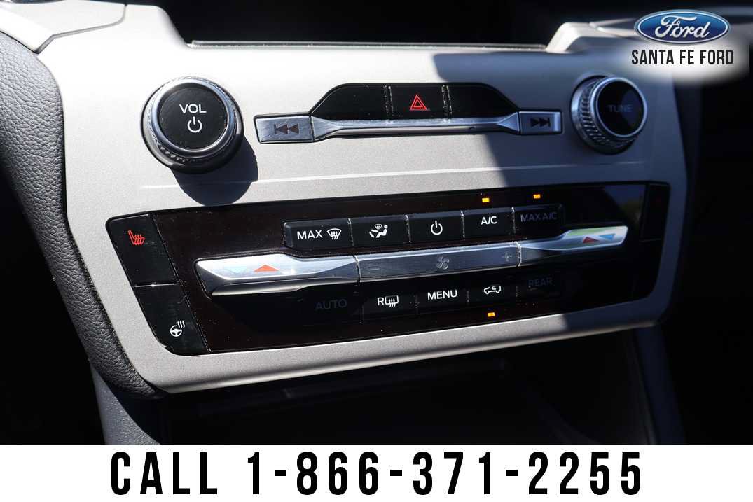 Used 2024 Ford Explorer XLT w/ Equipment Group 202A AWD/4WD image 43
