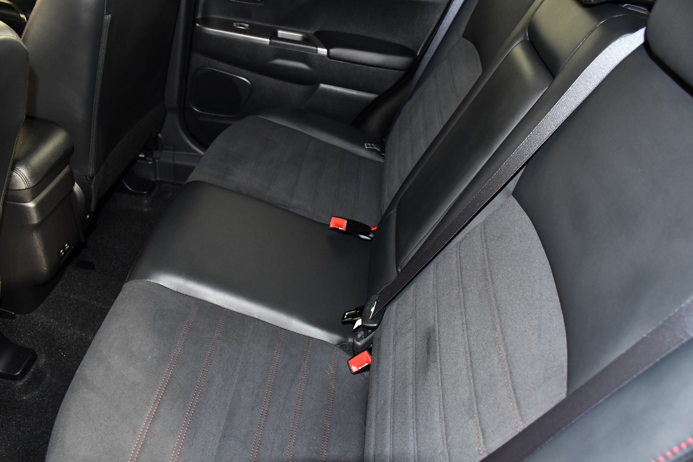 Used 2024 Mitsubishi Outlander Sport SE AWD/4WD image 47