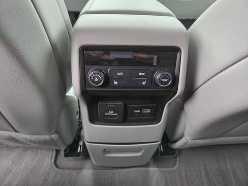 Used 2021 GMC Acadia SLT w/ Technology Package AWD/4WD image 53