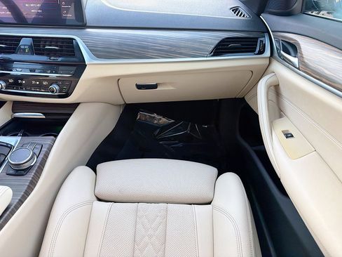 Used 2023 BMW 530i RWD image 18