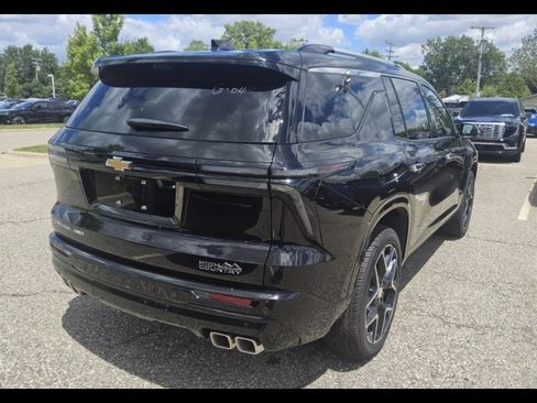 Used 2026 Chevrolet Traverse High Country w/ LPO, Floor Liner Package AWD/4WD image 2