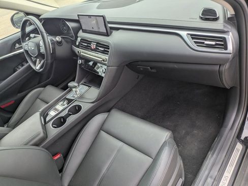 Used 2025 Genesis G70 2.5T image 22