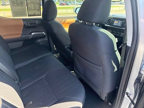 Used 2019 Toyota Tacoma SR5 RWD image 18